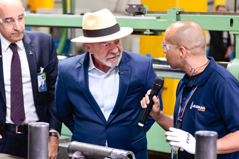 Visita Lula Avibras Aeroco (1).jpg