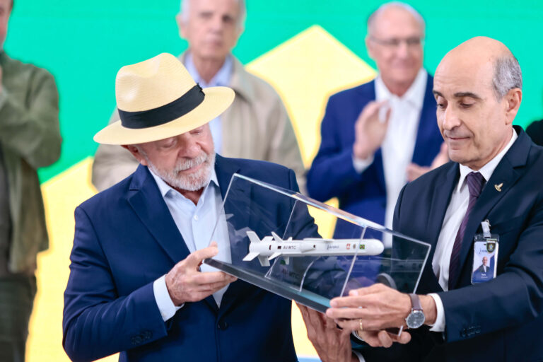 Visita Lula Avibras Aeroco (11).jpg