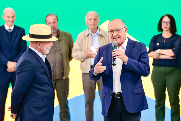 Visita Lula Avibras Aeroco (14).jpg