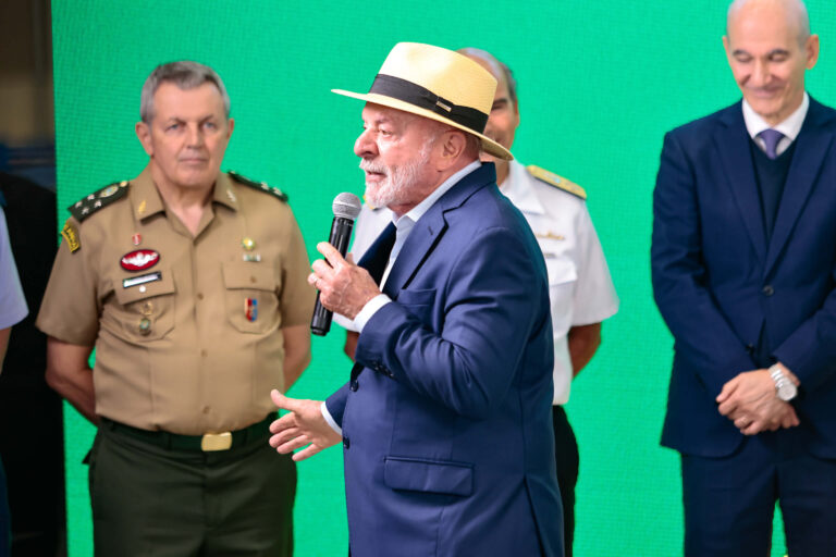 Visita Lula Avibras Aeroco (17).jpg