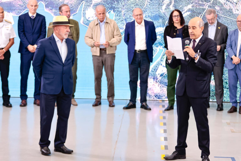 Visita Lula Avibras Aeroco (9).jpg